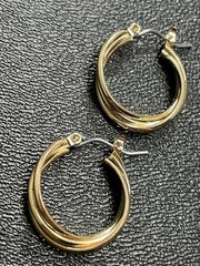 Vintage Small Wired Gold Tone Metal Hinged Hoop Earrings
