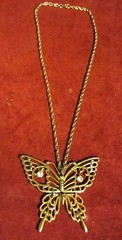 VINTAGE BUTTERFLY NECKLACE WITH RHINESTONES – SIGNED