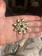 vintage multi-layered floral brooch pin 1950-1970’s