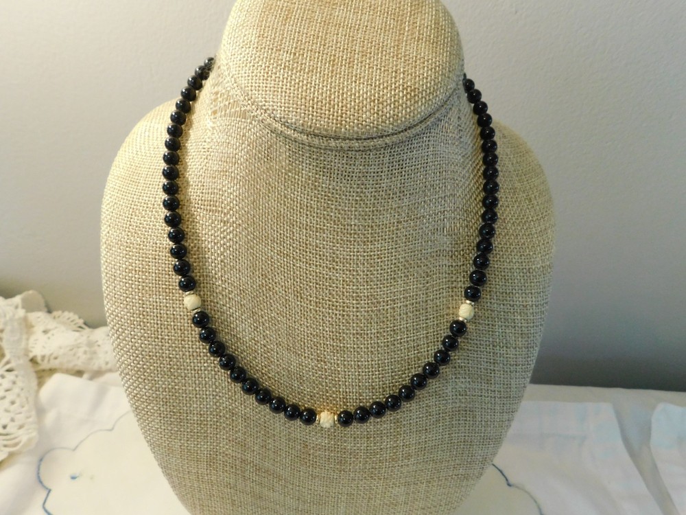 Black Onyx 14K Gold Beaded Necklace 18 inch w/ Trinket Soap stone box
