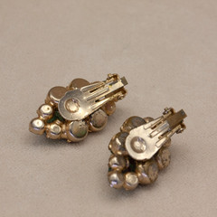 Vintage Gold AB Green Art Glass Rhinestone Leaf Shape Clip-On Earrings