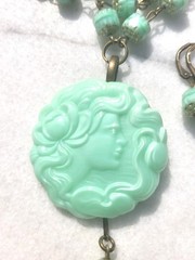 VINTAGE ART NOUVEAU LADY CAMEO URANIUM PENDANT GLASS BEAD NECKLACE SET OOAK GLOW