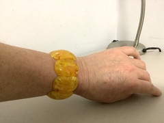 Vintage Art Deco faux egg yolk amber lucite bracelet large link stretch beauty