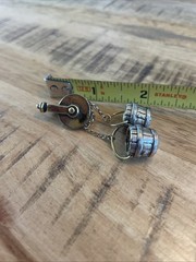 VINTAGE RARE SIGNED ZENTALL BROOCH WISHING WELL TWO BUCKETS/PAILS THAT DANGLE