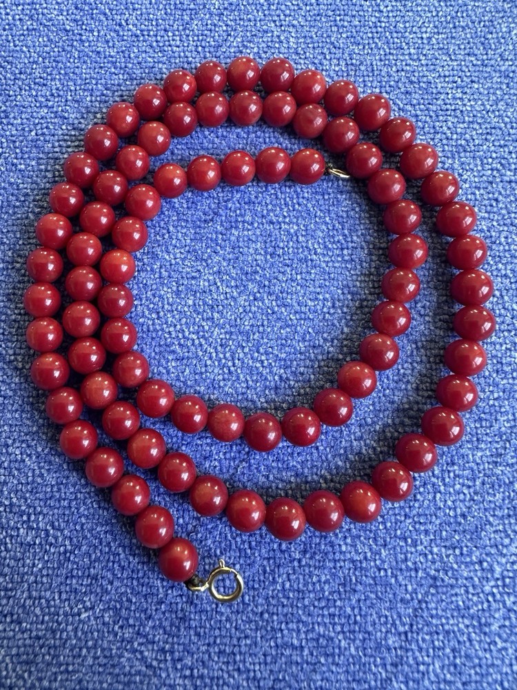 Vintage Red Coral Bead Necklace 18” 5.5mm Round Beads 14K Gold Clasp