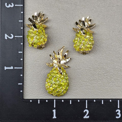 Vintage Rhinestone Brooch Earrings Set Pineapple Clip On Gold Tone Green
