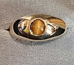 1982 GENUINE TIGER’S EYE 18KT HGE RING Size 11 Vintage Avon Signet Brand New NOS
