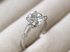 Vintage 1.94 ct Diamond and 18 ct White Gold Solitaire Ring