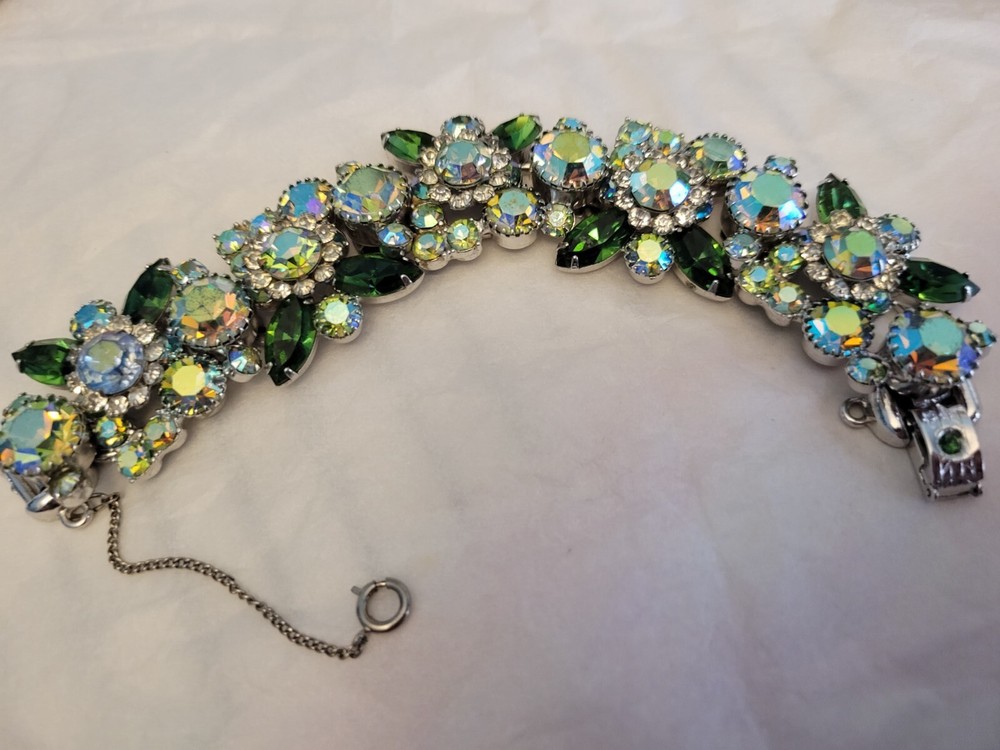 Vintage Juliana deep Green borialis Rhinestone Floral Silvertone Bracelet