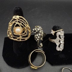 Vintage – Modern Lot Of 45 Costume Rings Assorted Sizes