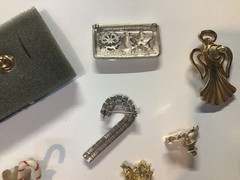 Vintage Lot 8 Christmas Brooch Pins AVON Angel Nativity Tree ROMAN Bow Reindeer