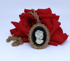 Vintage Ornate Cameo Faux Pearl Pin 23″ Necklace CAT RESCUE