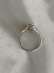 REDUCED Antique Art Deco 18K White Gold Filigree Diamond Ring Size 6. 1.6 gr
