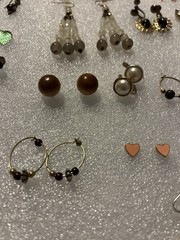 LOT OF 20 EARRINGS ~ASSORTED DANGLING , CLIP ONS, & PIERCED-VINTAGE TO NOW 🔥