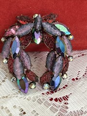 Vintage Molded Marquise Stone & Rhinestone Horseshoe Shaped Brooch~Purples