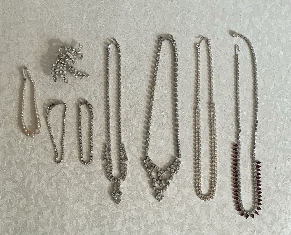 Vintage Lot of (7) Rhinestone & (1) Pearl Jewelry Pieces