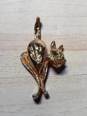 VTG Brooch Pin Arched Cat Gold Silver Tone Green Rhinestone Eye Costume Jewelry