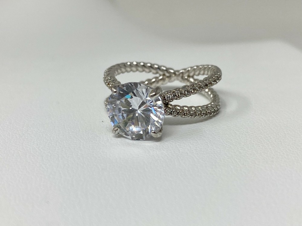 Beautiful White Gold-Plated CZ Cubic Zirconia Size 7.75 Ring