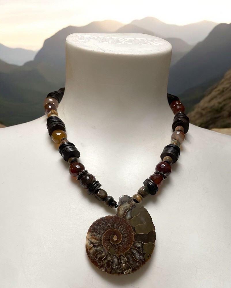 Stunning Heavy Vintage Sterling Silver Ammonite Snail Beaded Pendant Necklace