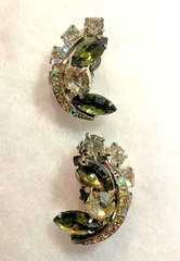 Juliana – DeLizza & Elster brooch and earrings – 1960’s – REDUCED
