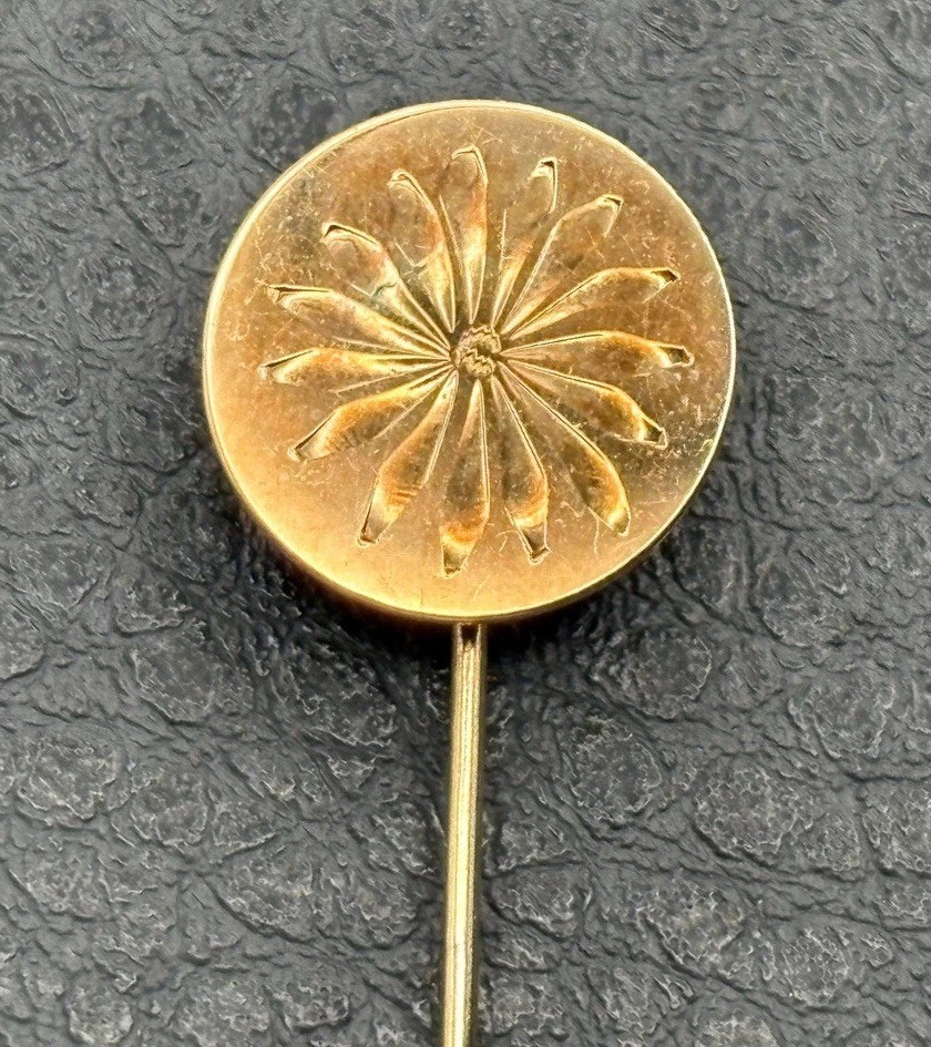 Vintage 14K Yugoslavia Gold Flower Starburst Etched Stick Pin