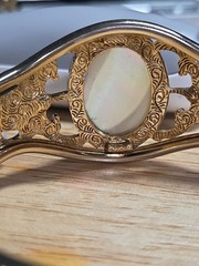 Vintage 1980s-1990s Victorian Revival Gold Tone Mother Of Pearl Bracelet 7″