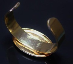 Vintage Push On Bracelet Enamel Flower & Leaves Oval Disc in Gold Tone VGC 38