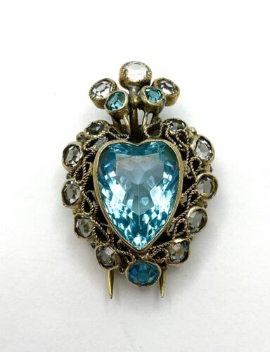 Unsigned Hobe Small Aquamarine Glass Heart Gold Tone Metal Clip Brooch
