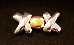 L R Lady Remington Gold And Silver Tone Brooch/pin. XOX Hugs And Kisses