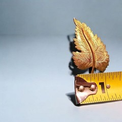 Vintage Gold Tone Leaf Brooch Pin With Textured Details & Secure Clasp