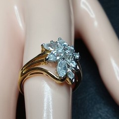 Vintage LADY REMINGTON Crystal Cocktail Ring Gold Tone. 10225