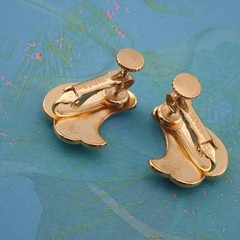 Vintage Cream Enamel Napier Screw Clip Back Gold Tone Earrings