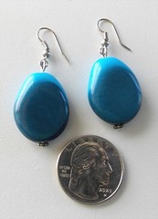 PRETTY PAIR OF VINTAGE SKY BLUE BEAD DANGLE SILVER TONE PIERCED EARRINGS