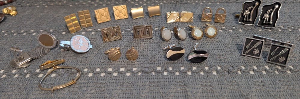 Swank Men’s Mixed Lot Cufflinks & Tie Bar Set. 13 pairs Metal Gold/Silver/Black