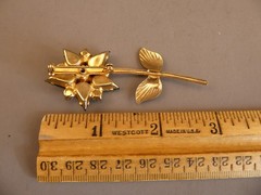 Vintage Star Flower Green Rhinestone Brooch Pin Prong Set Stones