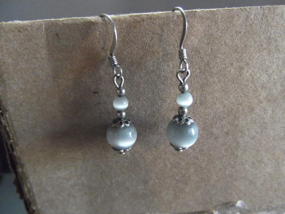 1 Pair Old .75″in Glass Gray w/White Halos Round Dangle Earrings