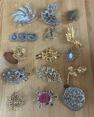 Vintage Brooch Jewelry Lot Estate Flowers Cats Turtle Rhinestones Sparkles #1