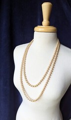 Vintage CAROLEE Faux Pearl Knotted Champagne Gold Tone 60″ Rope Length Necklace