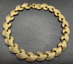 Napier 80s Signed Gold Tone Ribbed Link Necklace Vintage 17” Runway