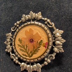 Vintage Crown English Neil Harris Pressed Flower Trombone Clasp