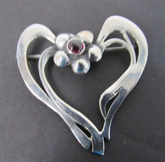 Sterling Silver & Garnet Open Heart Pin Art Nouveau1 5/8″ x 1 5/8″