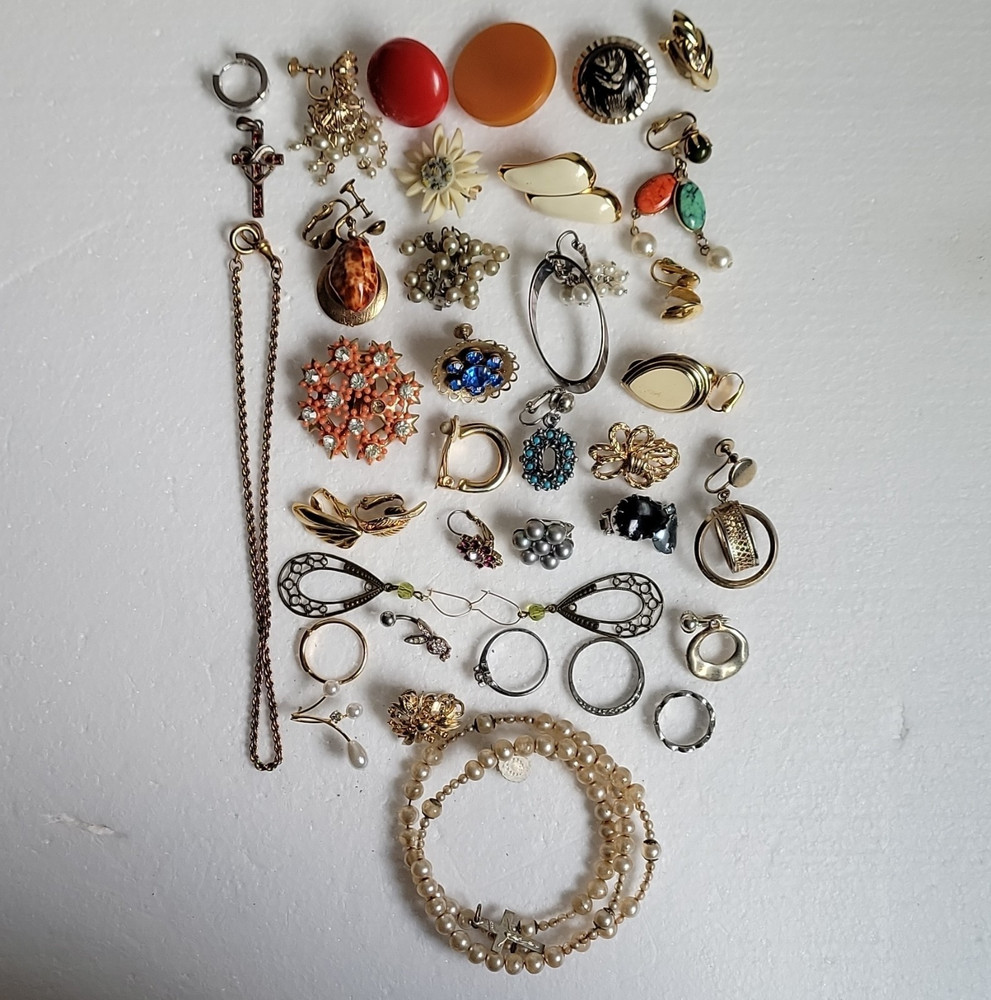 Vintage Multicolor Mixed Lot Earrings Brooch Necklace Ring Glass 34 Pieces