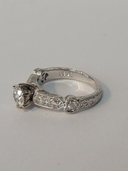 18 KW 93PTS Ctr I1/J 28PTS Side SI2/H Diamonds Ring Size 6.75 (C41)