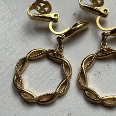 Vintage Crown Trifari Gold Tone Dangle Drop Hoop Clip On Earrings Twisted Rope