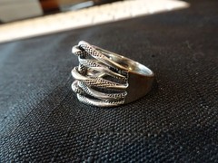 # 836-VINTAGE STERLING SILVER RING-925-SIZE8.5–DIFFERENT
