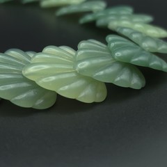 Vintage Green Lucite Fan Bead Statement Necklace 16.5″ Acrylic Plastic