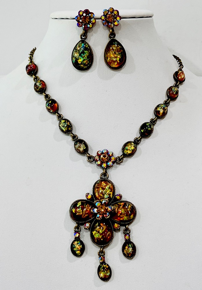Vintage Brass Finish Lucite Crystal Necklace 16”+2” ext Pierced Earrings Set
