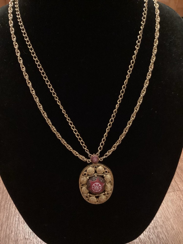 Vintage Celebrity NY Gold Tone Double Chain Pendant Moroccan Matrix Necklace.
