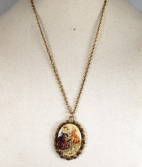 Vintage Porcelain Cameo Lover Dance Courting Couple Gold Tone Pendant 23″ Chain