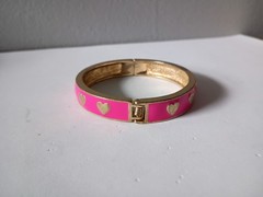 Canvas Goldtone Hinged Bracelet Hot Pink w/ Gold Hearts Enamel 7″ Textured